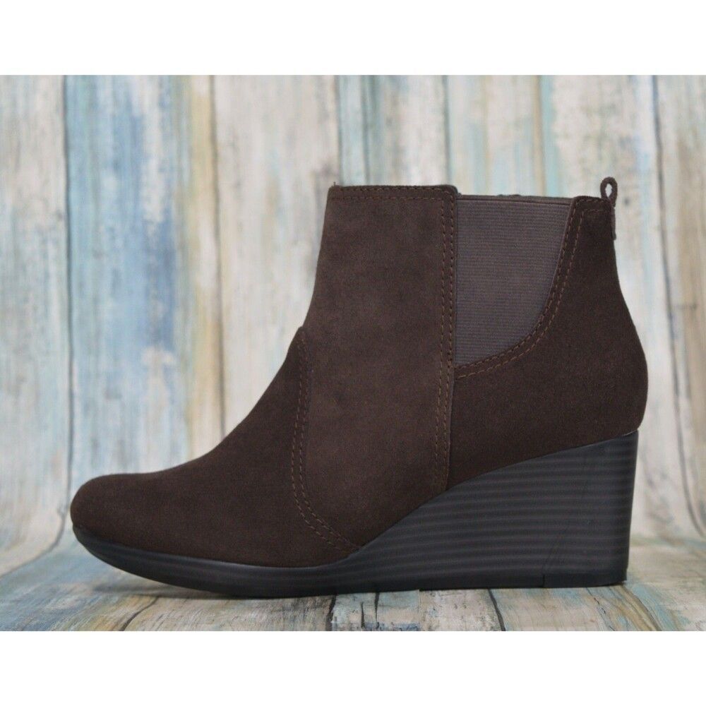 Clarks Crystal Quartz Suede Boots Size 8 Side Zip Brown Wedge Booties